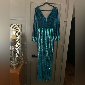Green Gown Velour and Sequin Fabric Size XL (size down) $40